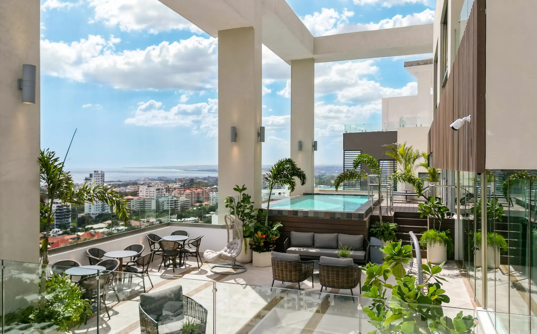 Piscina infinita con vista panorámica